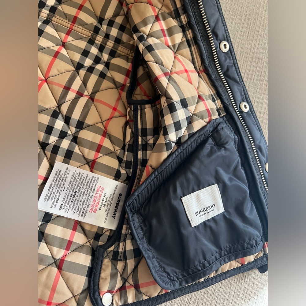 Toddler Burberry jacket - Picture 2 of 4